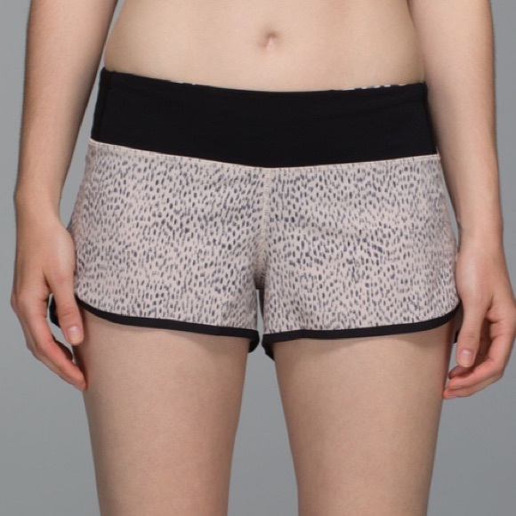 Lululemon Run: Speed Short *4-way Stretch
Dottie Dash Grain Black / Black
Size 2 - Picture 2 of 11